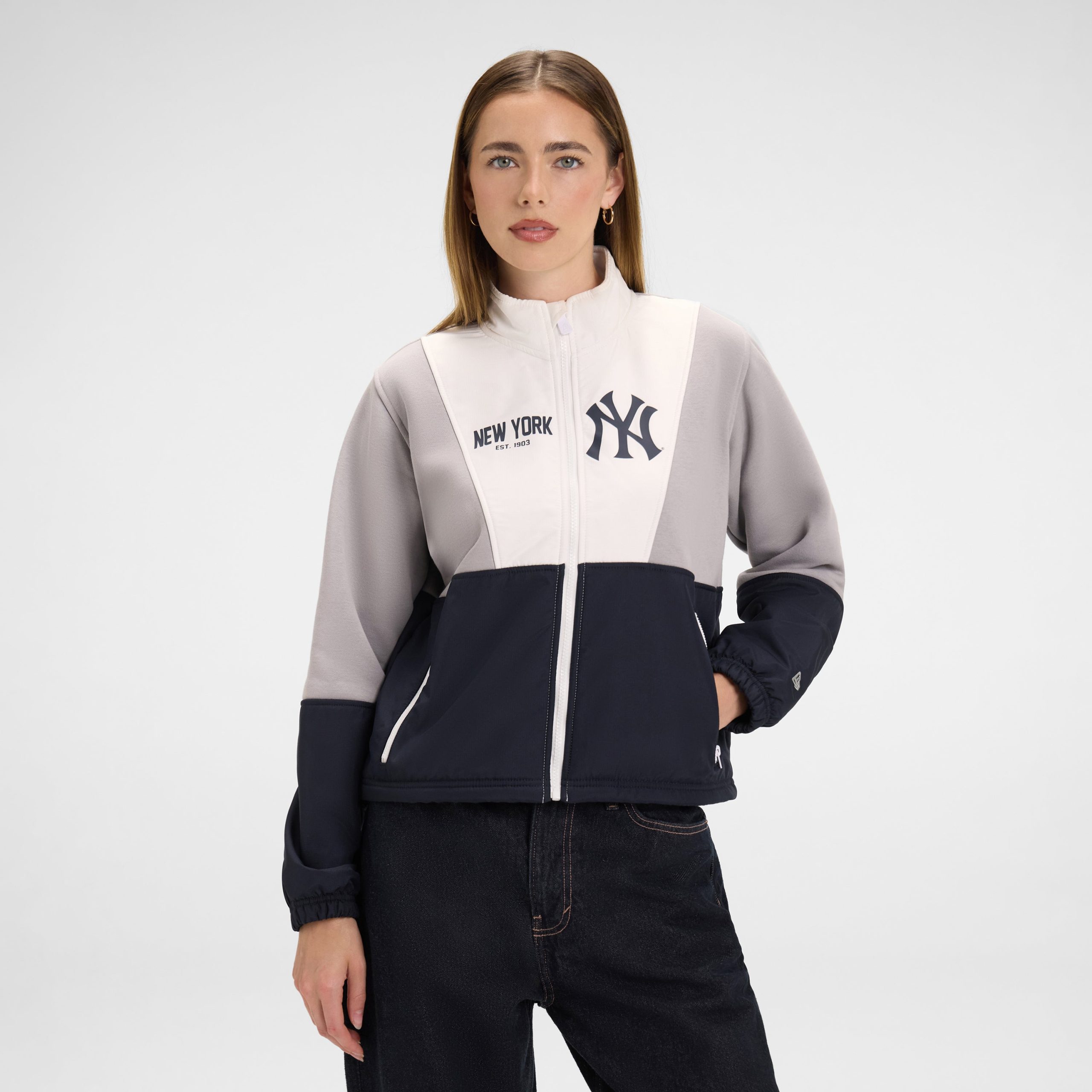 New York Knicks Leisure Women's Full-Zip Sweatshirt - Image 2